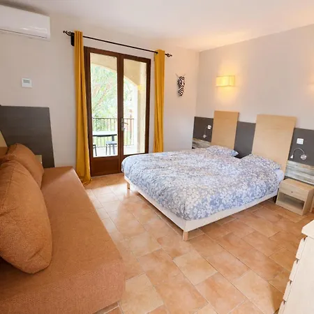 Pour 4 Personnes Avec Piscine