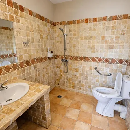 Pour 4 Personnes Avec Piscine Apartment *