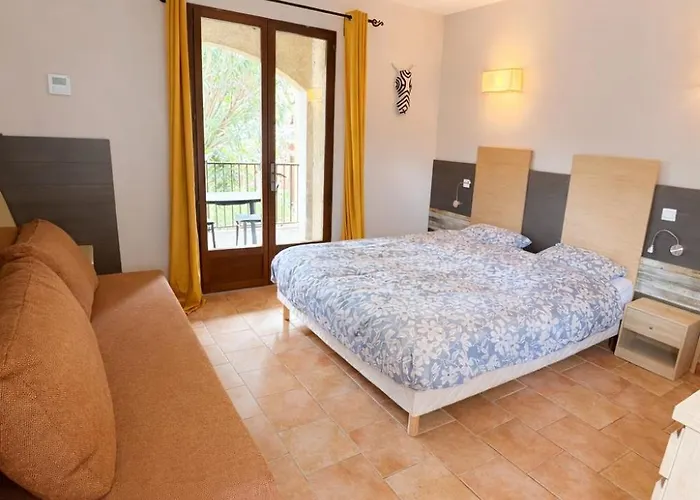 Pour 4 Personnes Avec Piscine