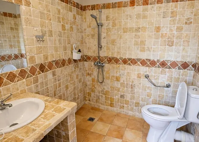 Pour 4 Personnes Avec Piscine Lägenhet *